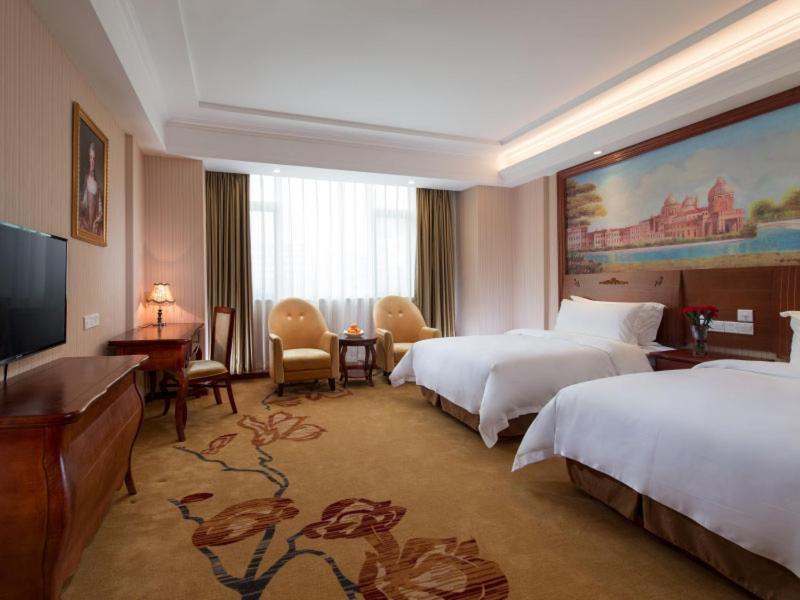 Vienna Hotel Puning South Huancheng Road High-Speed Train Station Exterior foto