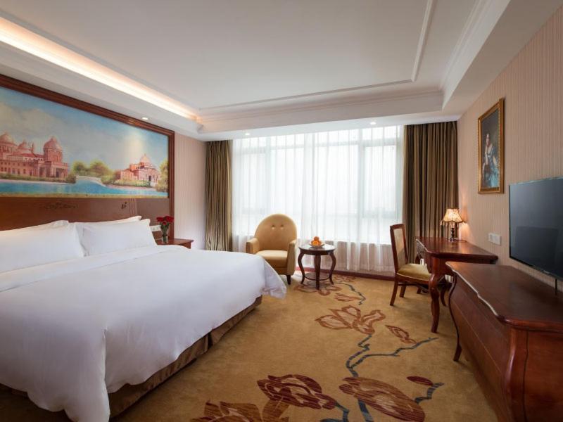 Vienna Hotel Puning South Huancheng Road High-Speed Train Station Exterior foto